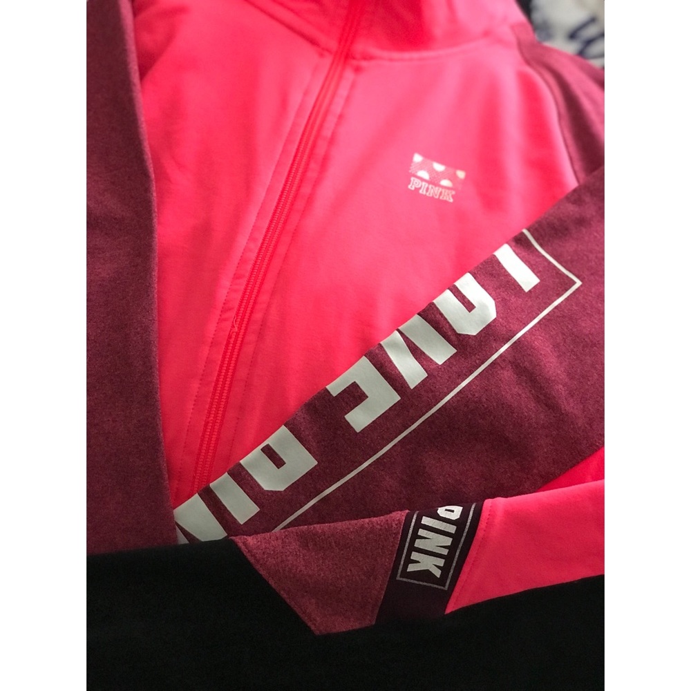 Victoria Secret ‘Love Pink’ Ultimate Yoga set